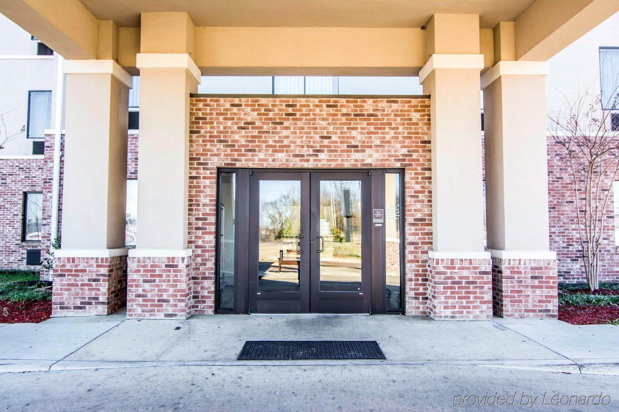 Ramada By Wyndham Jackson Ms Hotel Exterior photo